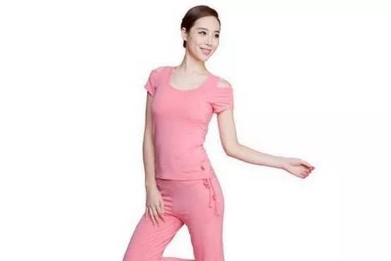 女士瑜伽服哪个牌子好,平价好穿的瑜伽服品牌,女士瑜伽服