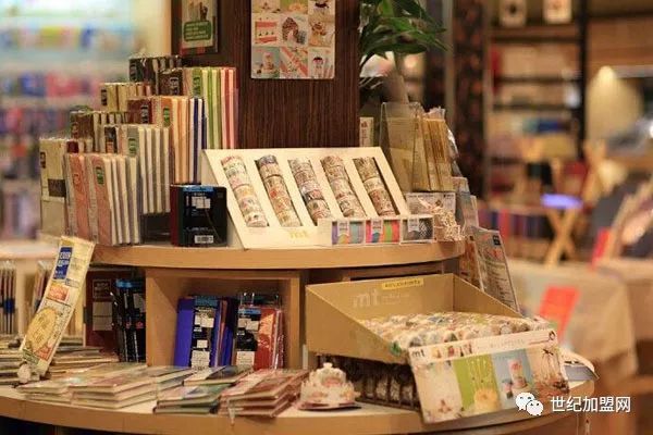 学校门口开文具店赚钱吗,加盟文具店利润分析,开文具店赚钱吗