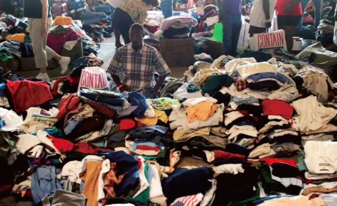废旧衣物回收后怎么处理,解答废旧衣服回收一吨多少,废旧衣物回收