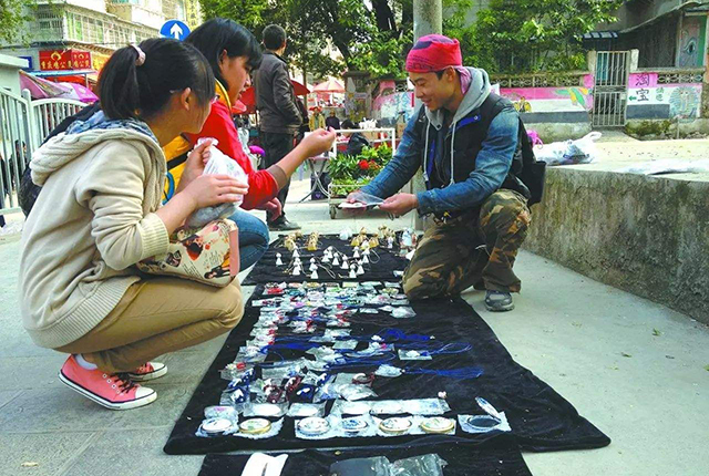 地摊卖什么最赚钱利润大,儿童玩具批发市场进货渠道,地摊卖什么最赚钱
