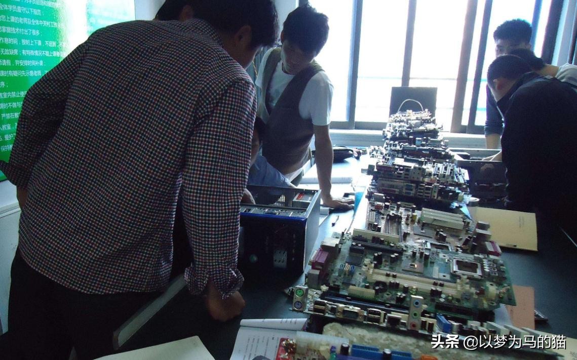 女孩学什么技术有前途啊,低学历适合学哪些技术,学什么技术有前途啊