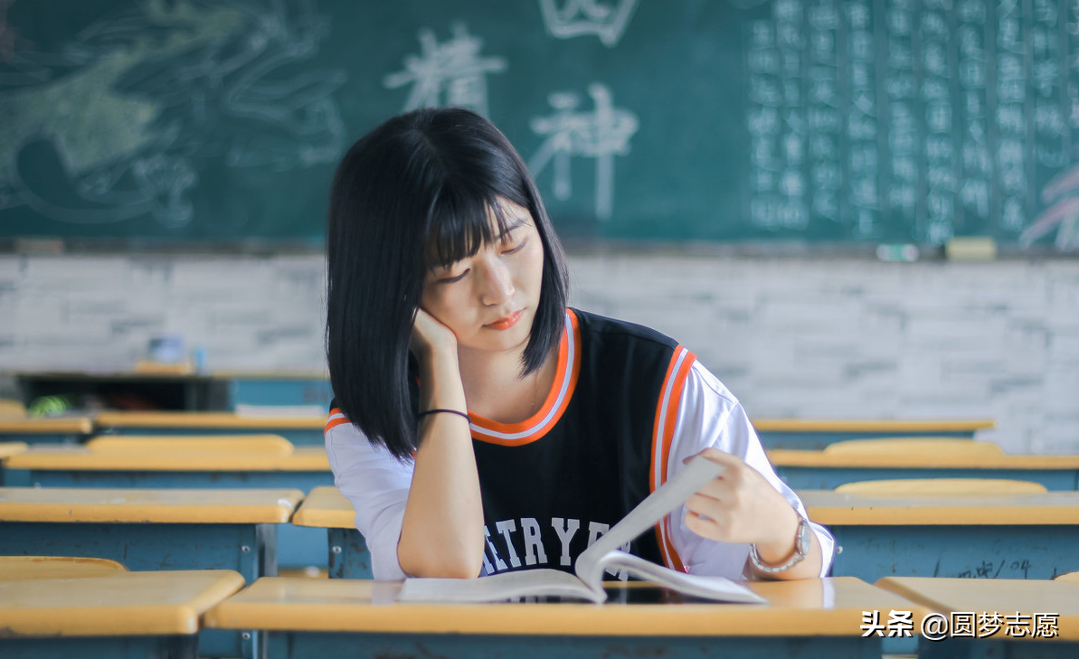 现在女孩子学什么比较好,适合女孩子学的手艺,女孩子学什么比较好