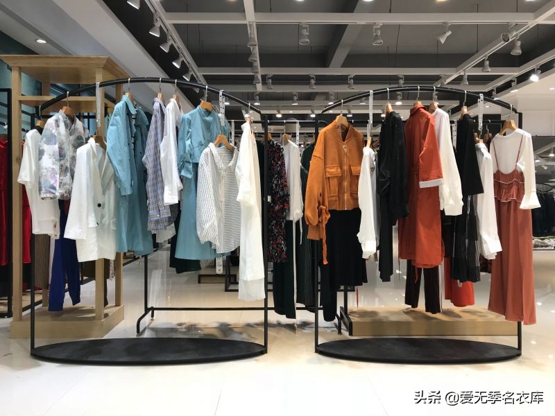 厂家直销服装批发代理,聊聊衣服货源怎么找,厂家直销服装