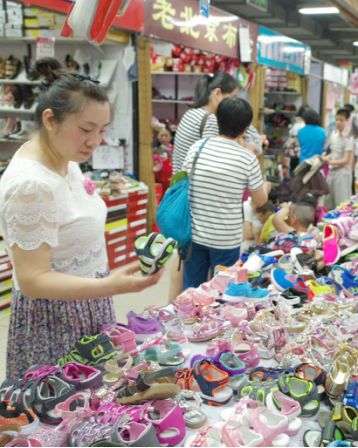 北京尾货批发市场在哪里,品牌尾货批发货源在哪里进货便宜,北京尾货批发市场