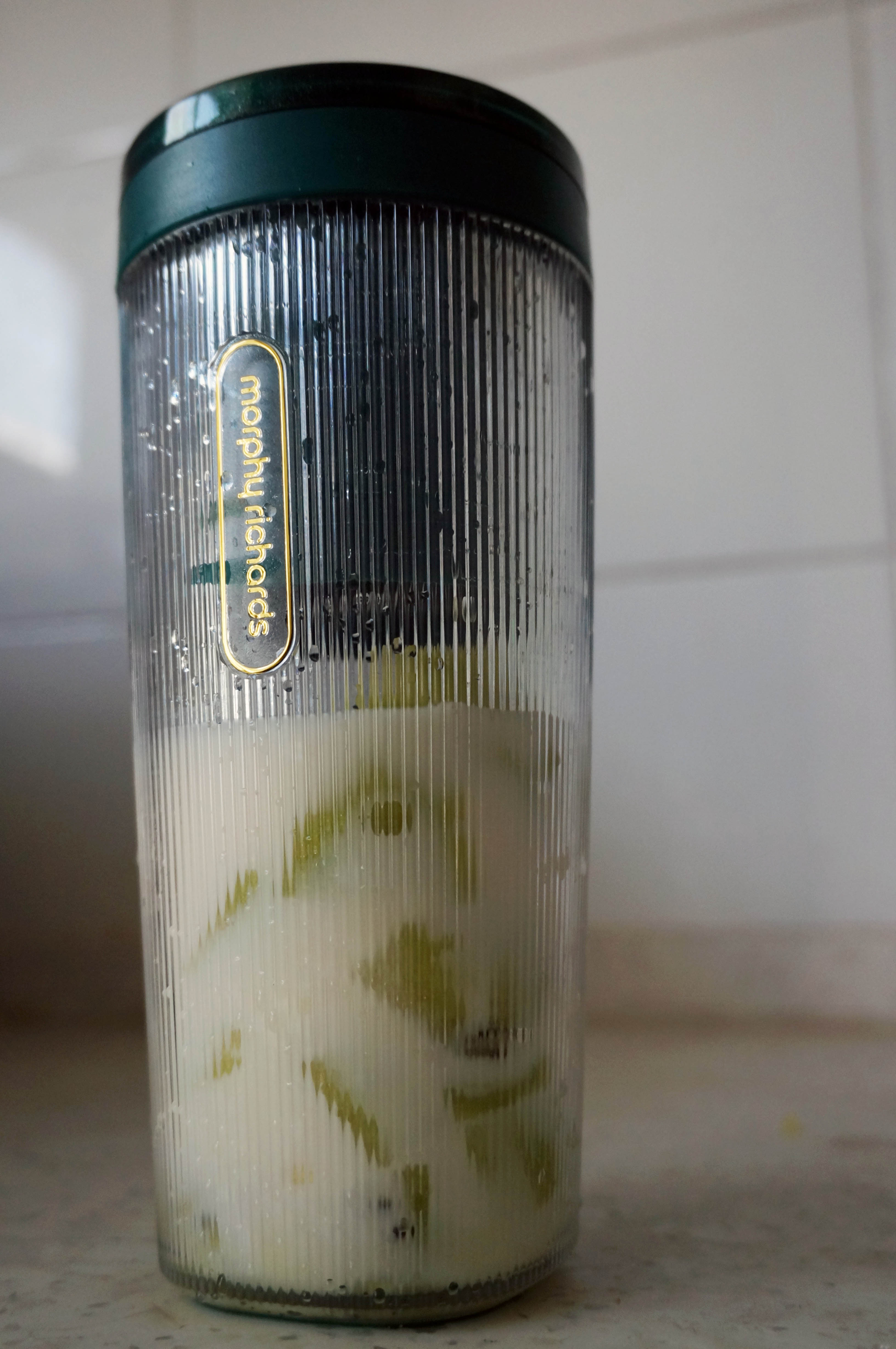 摩飞榨汁机充电多久,小熊榨汁机和摩飞哪个好,摩飞榨汁机