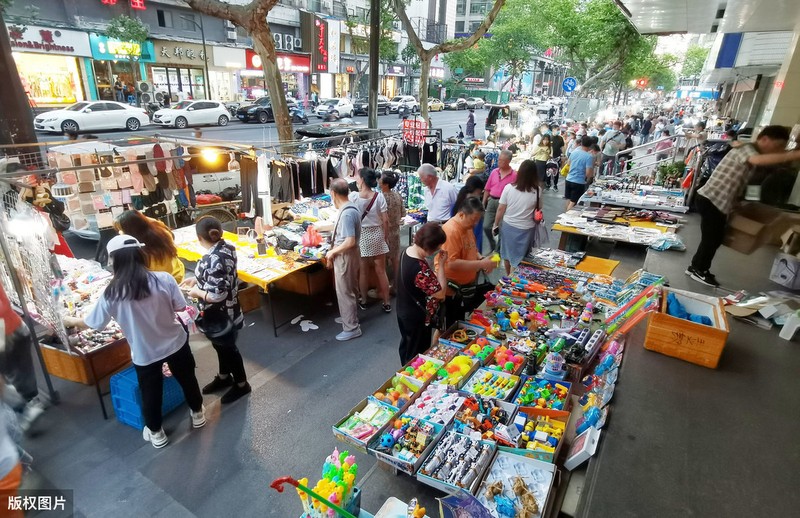 新手摆地摊卖什么好,盘点地摊10大快消品,摆地摊卖什么好