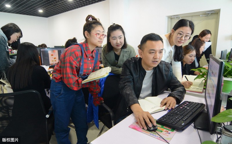 如何一个月之内赚10万,月入10万的赚钱类型,一个月赚10万