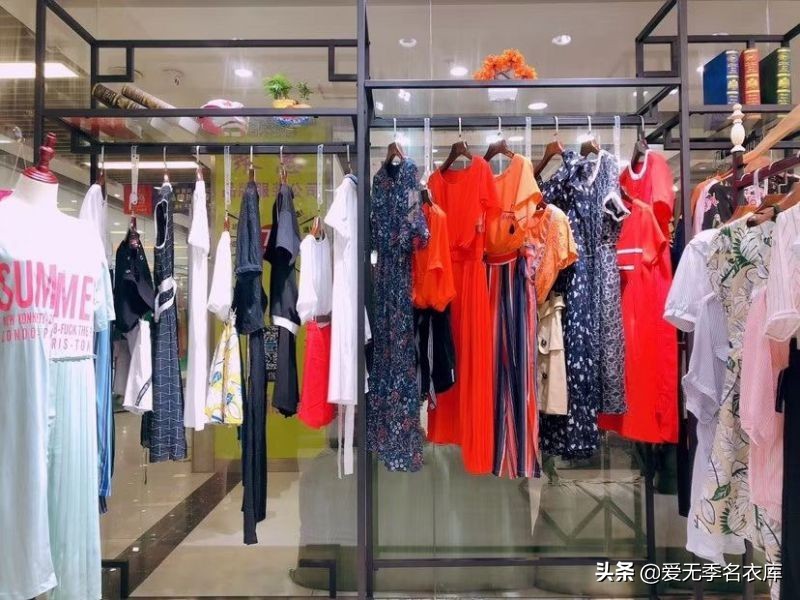 网店卖衣服货源怎么找,服装新手必备拿货技巧,网店卖衣服货源