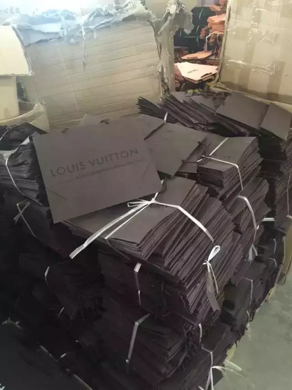 奢侈品代购揭露,奢侈品代购骗局大揭秘,奢侈品代购揭露