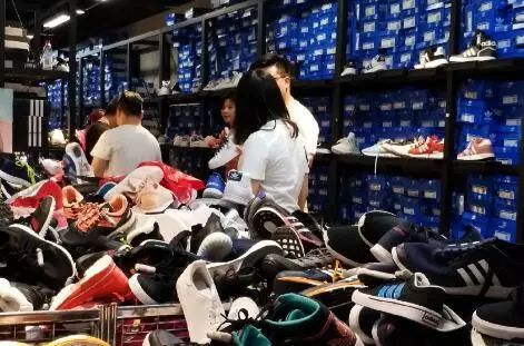 阿迪品牌折扣店是正品吗,nike折扣店便宜的原因,阿迪折扣店是正品吗