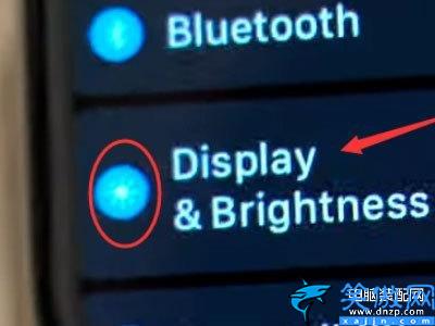 苹果手表一直亮着屏幕怎么关掉,iPhone手表设置黑屏时间的方法