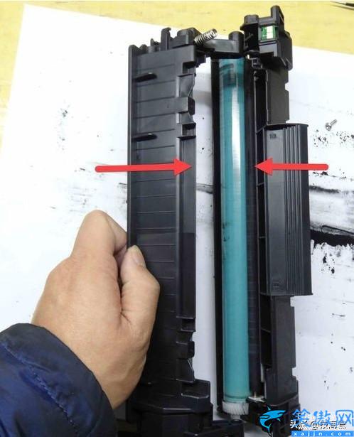 惠普m126a打印机怎么加碳粉,打印机硒鼓加粉的操作教程