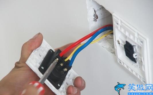 墙壁插座怎么接线图解,开关插座安装接线过程