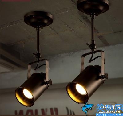 怎么换灯泡比较安全,汽车灯泡检查更换注意事项