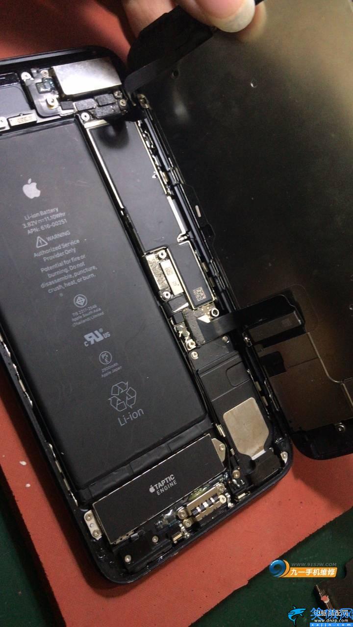 苹果12进水了怎么处理比较好,苹果手机进水的正确处理方法