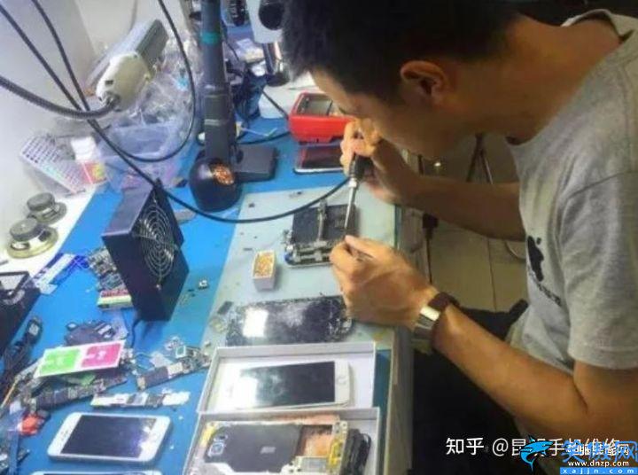 苹果12进水了怎么处理比较好,苹果手机进水的正确处理方法